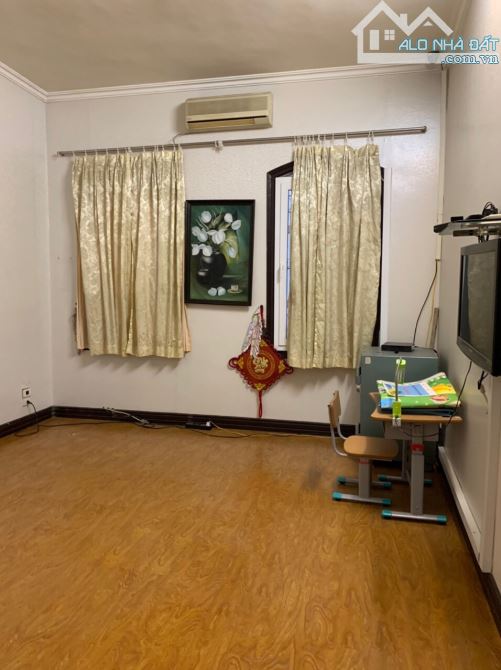 Nhà Đội Cấn 35m² giá 12 triệu - Cơ hội thuê tuyệt vời!