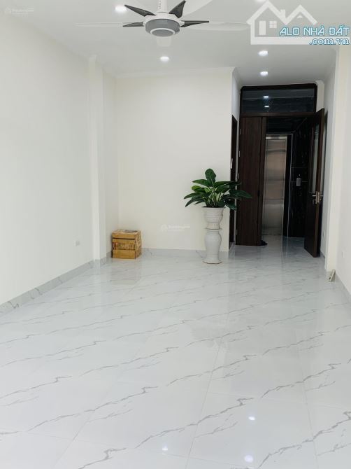 Mặt tiền Hồ Hoàng Cầu 50m² giá 30 triệu - Cơ hội kinh doanh hiếm có!