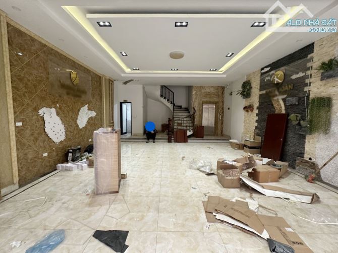 Nhà cho thuê 100m² Đặng Vũ Hỷ, Long Biên - Cơ hội hiếm có!