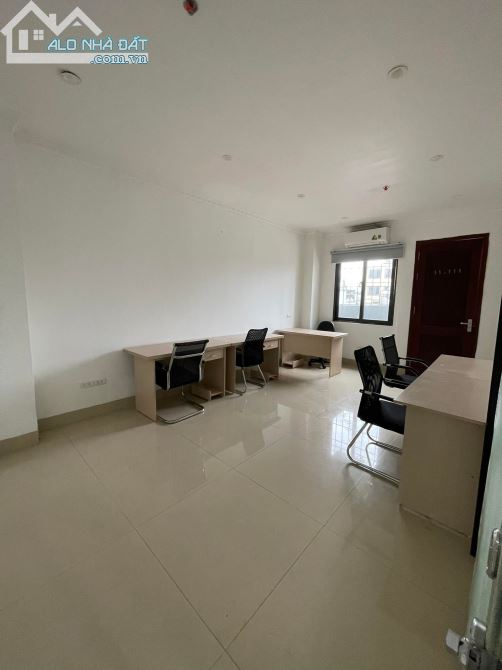 Cho Thuê Văn Phòng 45m² Giá 5.5 Triệu Tại Dịch Vọng - Cơ Hội Hiếm