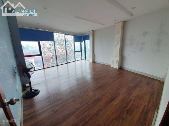 Văn phòng cho thuê 65m² tại Phố Duy Tân - Hà Nội - Cơ hội lý tưởng!