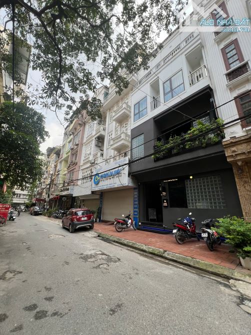 Siêu phẩm FrontHouse 50m² giá 22.8 tỷ - Cơ hội kinh doanh đỉnh cao!