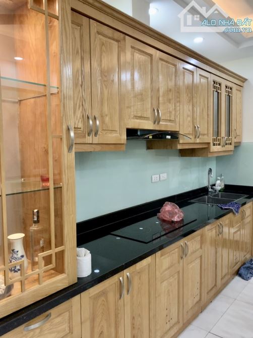 Nhà cho thuê 35m² tại Văn Cao - Cơ hội sống lý tưởng với đầy đủ nội thất