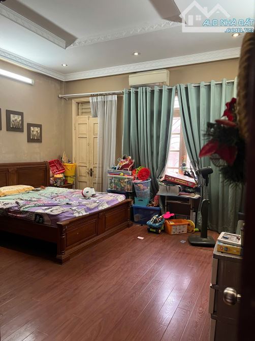 Nhà nguyên căn Đội Cấn 70m² giá 16 triệu - Cơ hội hiếm có!