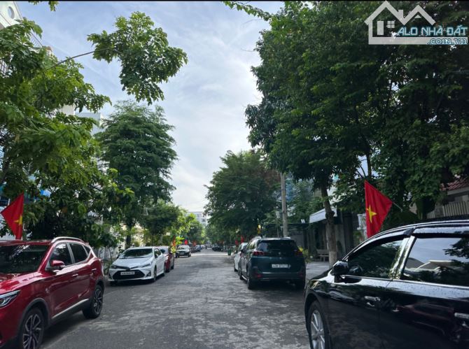 Nhà mặt phố Hoàng Sĩ Khải 100m² giá 11 tỷ - Cơ hội đầu tư hiếm có!