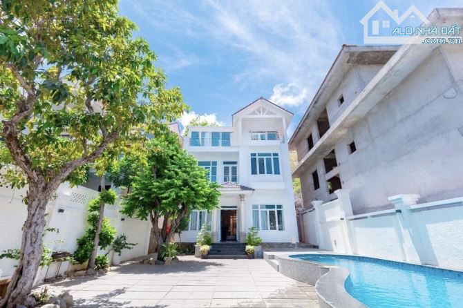 Bán Biệt thự Sát Biển Trần Phú 505m² - Hồ bơi và Sân vườn rộng