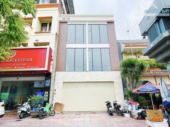 Nhà cho thuê mặt tiền Nguyễn Thái Học 480m² giá 180 triệu - Cơ hội hiếm có!