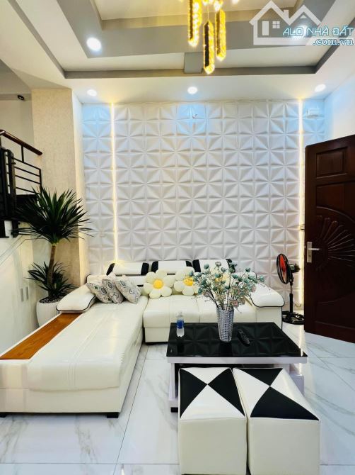 Bán nhà Trần Bình Trọng 57,3m² giá 1.82 tỷ - Cơ hội hiếm có!