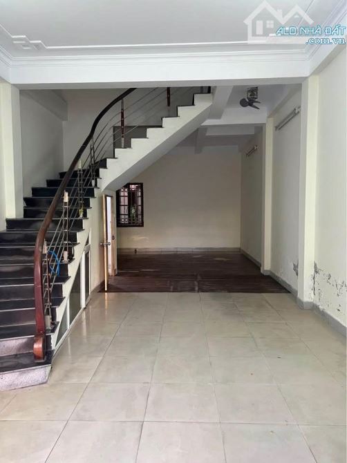 Nhà cho thuê 40m² tại Thành Công, Ba Đình - Đầy đủ nội thất, giá chỉ 10 triệu