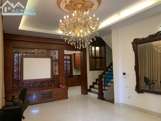 Biệt Thự Vip 240m² đường Ngọc Hân Công Chúa giá 33 triệu - Cơ hội hiếm có!