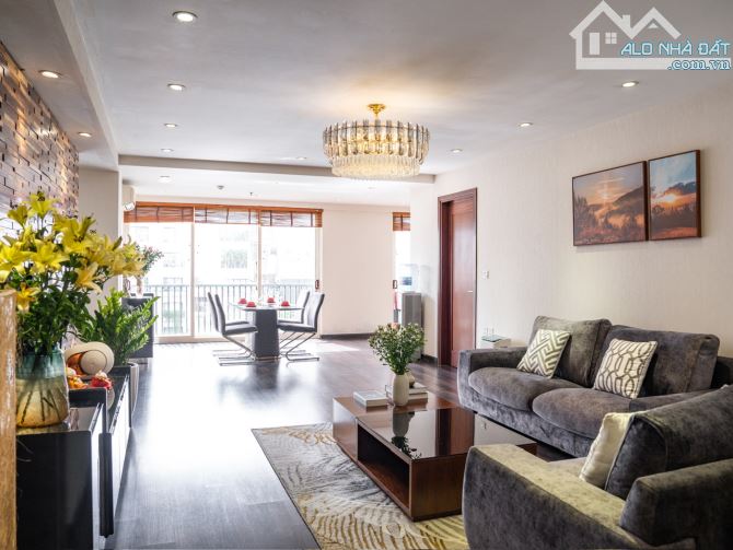 Căn hộ cao cấp 150m² tại Phố Triệu Việt Vương - Sẵn sàng vào ở!