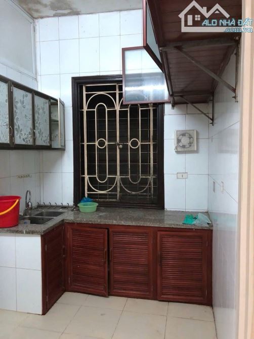 Nhà cho thuê 50m² Đường Láng, Đống Đa giá 9.5 triệu - An ninh tốt, ô tô vào được!