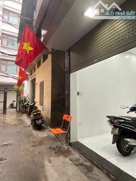 Nhà 5 tầng 35m² phố Đội Cấn, Ba Đình giá 14 triệu - Nội thất đầy đủ