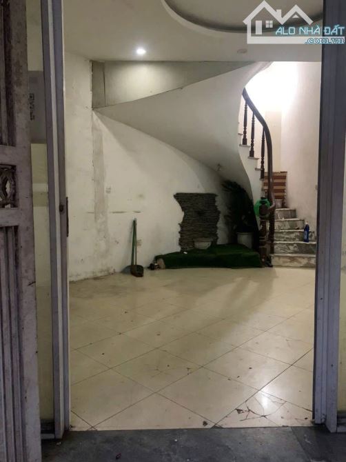 Nhà phố Trần Khát Chân 130m² giá 12 triệu - Cơ hội cho thuê hấp dẫn!