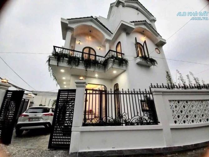 Biệt thự 3 tầng 107m² đường Hoàng Minh Thảo - Cơ hội hiếm có!