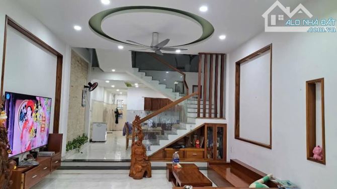 Nhà 2 Tầng Cồn Dầu 100m² giá 10 triệu - Cơ hội thuê lâu dài!