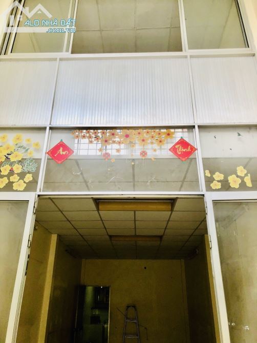 Nhà cho thuê 180m² đường Bùi Thị Xuân - Cơ hội hiếm có!