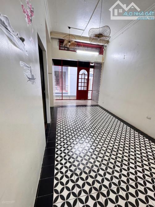 Nhà 5 tầng cho thuê 50m² phố Thái Hà - Cơ hội hiếm có!
