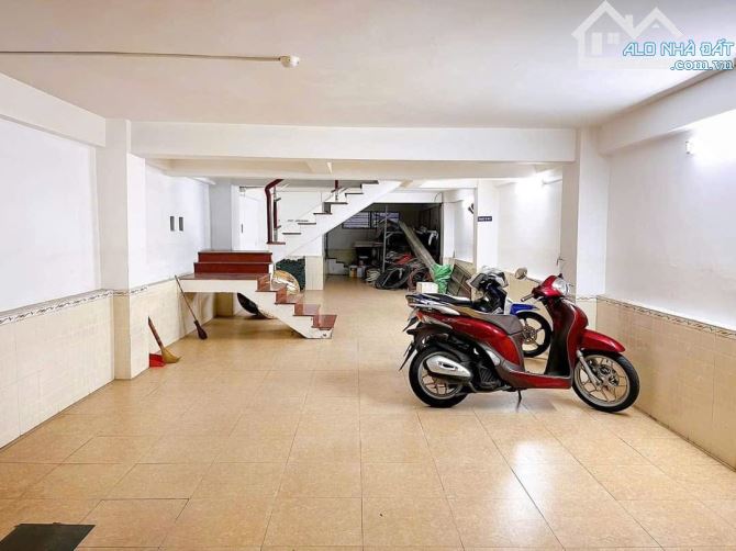 Nhà cho thuê 125m² Nguyễn Hữu Thọ - Cơ hội hiếm có!