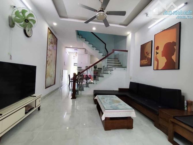 Nhà 3 tầng mới cho thuê 90m² đường Nguyễn Hữu Hào - Cơ hội vàng tại Khuê Mỹ!