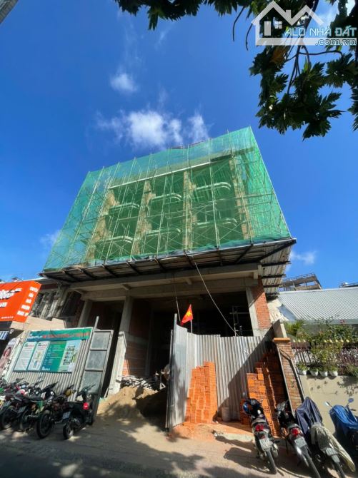 Cho thuê tòa nhà nguyên căn 1000m² mặt tiền Cao Bá Nhạ - Cơ hội hiếm có!