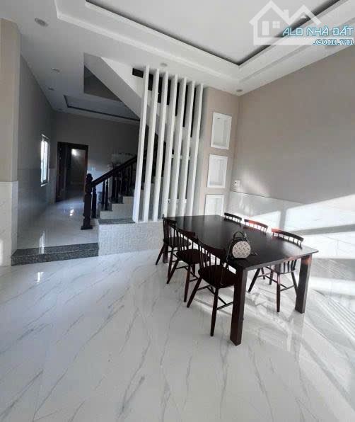 Bán nhà 3 tầng mặt tiền Nguyễn Thiện Kế 85m² giá 9.95 tỷ - Cơ hội hiếm có!