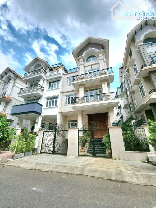 Biệt thự Hầm 200m² KDC Him Lam Quận 7 - Cơ hội đầu tư đỉnh cao!