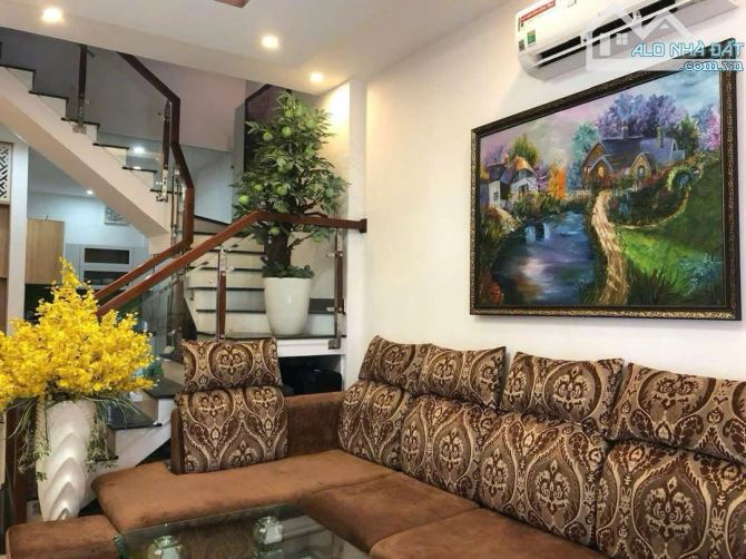 Nhà mặt tiền Nguyễn Văn Tố 55m² giá 5.5 tỷ - Cơ hội không thể bỏ lỡ!