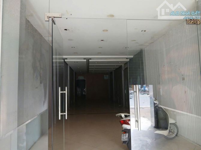 Nhà mặt tiền Trần Hưng Đạo 100m² giá 26 triệu - Cơ hội kinh doanh hấp dẫn!
