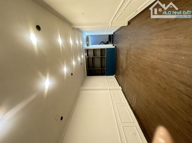 Cho thuê nhà mặt tiền Quận 3 200m² giá 25 triệu - Cơ hội kinh doanh vàng!