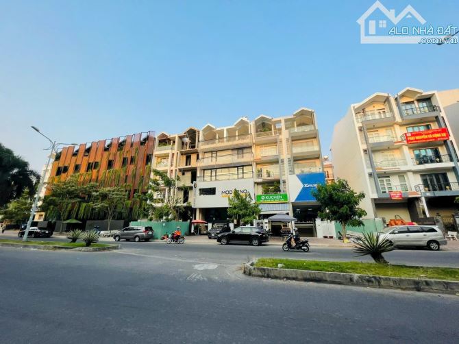 Nhà phố Mặt Tiền Đường D1 KDC Him Lam 100m² giá 32.5 tỷ - Cơ hội vàng đầu tư!