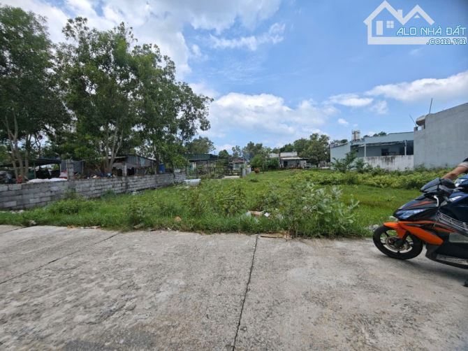 Lô đất 120m² giá 1.3 tỷ tại đường Lê Văn Tách - Cơ hội ngộp hấp dẫn!