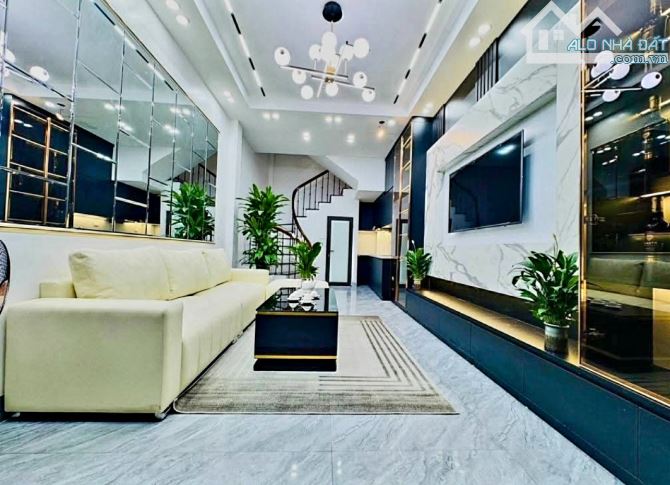 Nhà phố Hoàng Diệu 73m² giá 4.59 tỷ - Cơ hội vàng đầu tư!