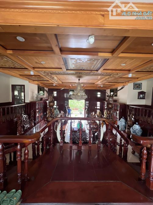 Biệt thự sang trọng Phú Định 880m² giá 65 tỷ - Cơ hội hiếm có!