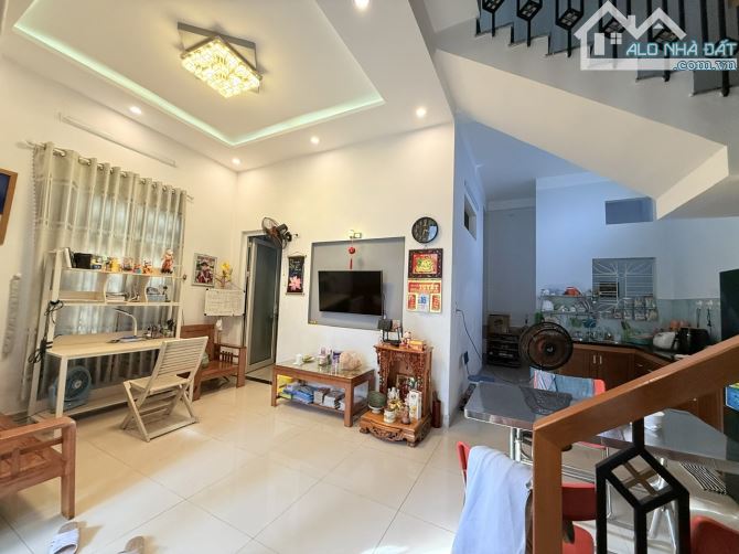 Nhà lô góc Giang Văn Minh 82m² giá 7.7 tỷ - Cơ hội đầu tư lý tưởng!