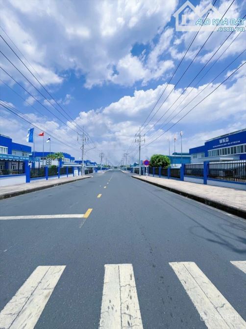 Cho thuê xưởng 2500m² KCN Nhơn Trạch, giá 350 triệu - Cơ hội vàng!