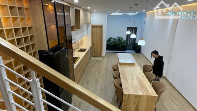 Nhà 3 tầng hiện đại 81m² giá 8.1 tỷ - Đầu tư thông minh!