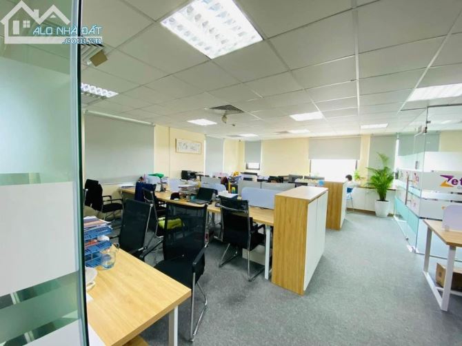 Văn phòng hạng sang Nguyễn Huy Tưởng 160m² giá chỉ 30 triệu - Cơ hội hiếm có!