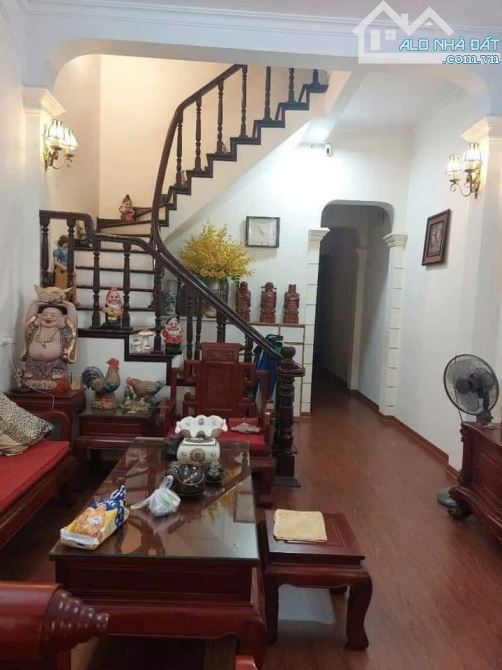 Cho thuê nhà Ngọc Thụy 82m² giá 12 triệu - Cơ hội tốt cho gia đình