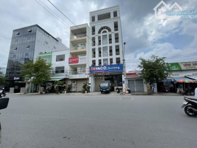 Nhà mặt tiền Phạm Văn Bạch 68m² giá 15.9 tỷ - Cơ hội đầu tư hấp dẫn!