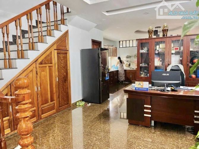 Nhà 3 tầng mặt tiền Đường Hà Tông Quyền 140m² giá 9.7 tỷ - Cơ hội đầu tư hiếm có!