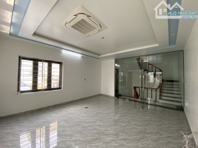Nhà 5 tầng mặt ngõ thông Trần Nguyên Hãn, 51m² giá 10 triệu - Cơ hội cho thuê hấp dẫn!