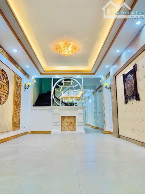 Nhà Mặt Phố Văn Quán 97m² giá 25.2 tỷ - Cơ hội kinh doanh vàng!