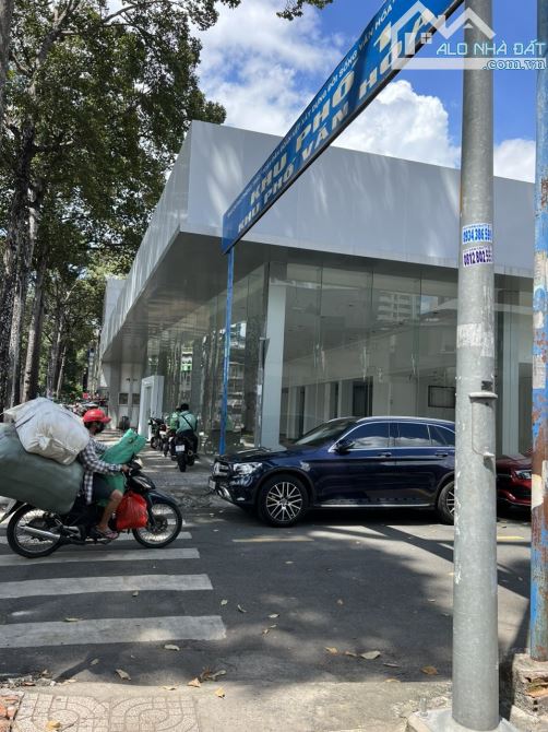 Nhà cho thuê góc 2 mặt tiền 30x15m Lý Thường Kiệt Quận 5 - Cơ hội kinh doanh tuyệt vời!
