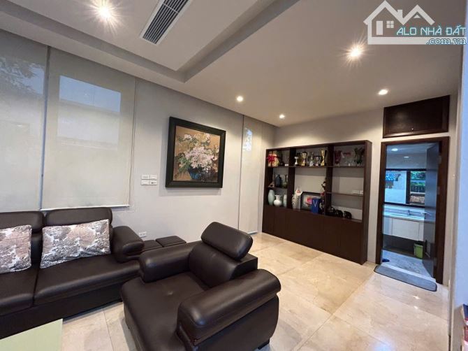 Nhà phố 166m² Tây Hồ giá 55 triệu - Cơ hội hiếm có!