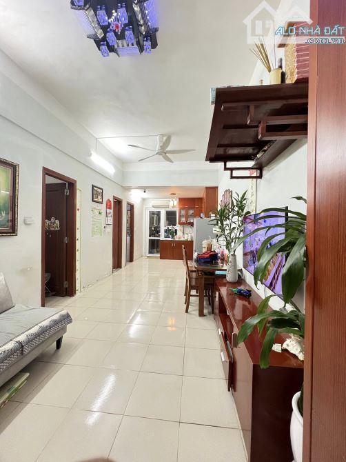 Căn hộ chung cư 2PN 2VS 65m² giá 3.39 tỷ - Cơ hội hiếm tại KĐT Xa La!