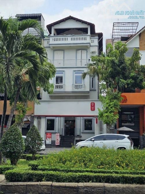 Nhà Mặt Tiền Phan Xích Long 128m² giá 150 triệu - Cơ hội kinh doanh tuyệt vời!