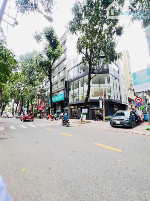 Cho thuê tòa nhà góc 62 Phạm Ngọc Thạch 750m² - Vị trí vàng