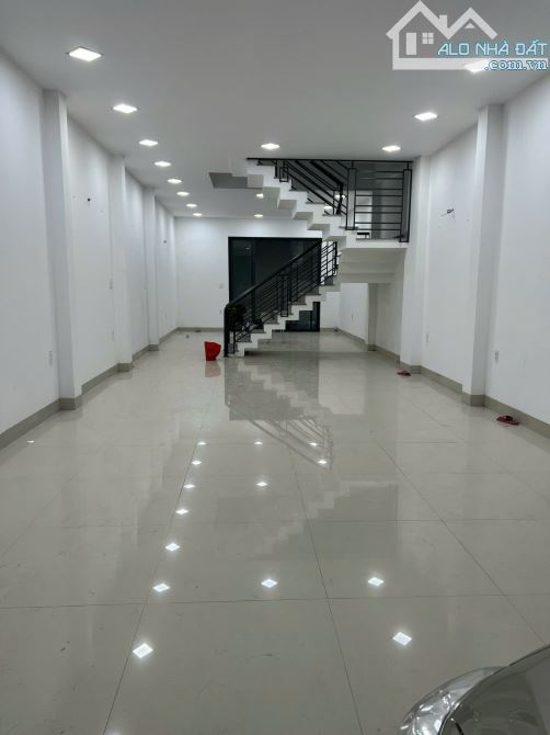 Cho thuê nhà nguyên căn 105m² Tỉnh Lộ 10 - Cơ hội kinh doanh tuyệt vời!