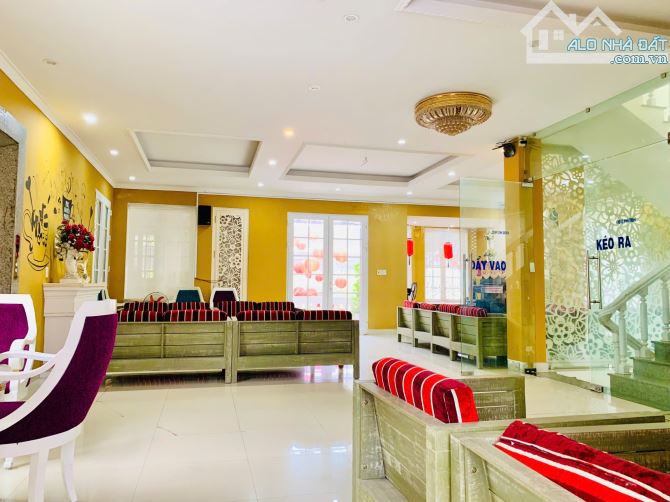 Cho thuê nhà 3 tầng mặt tiền Lê Quang Đạo 320m² - Cơ hội kinh doanh đắc địa!